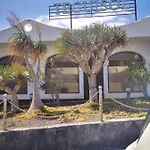Comfortable Cleo With Large Terrace Apartment Costa Teguise