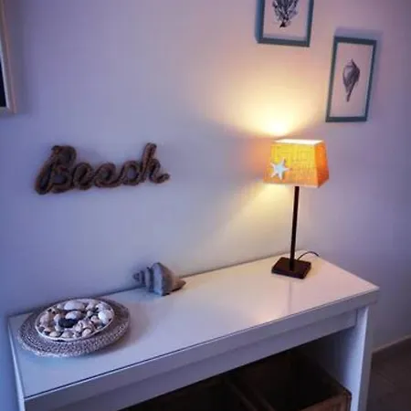 Comfortable Cleo With Large Terrace דירה