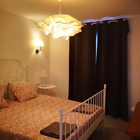 Comfortable Cleo With Large Terrace Apartment