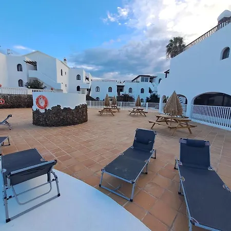 Comfortable Cleo With Large Terrace Apartment