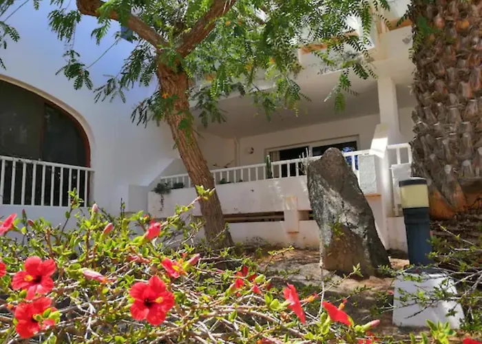 Comfortable Cleo With Large Terrace