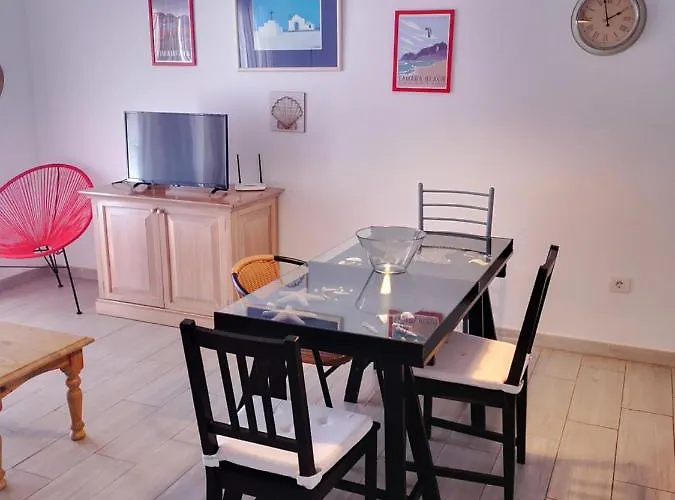 Comfortable Cleo With Large Terrace Apartamento *