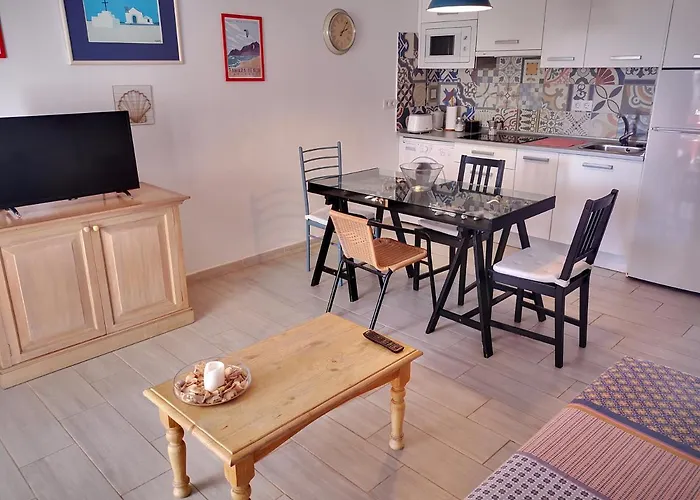 Comfortable Cleo With Large Terrace Apartamento