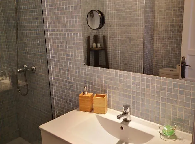 Comfortable Cleo With Large Terrace