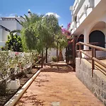 Comfortable Cleo With Large Terrace Apartamento *