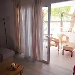 Comfortable Cleo With Large Terrace