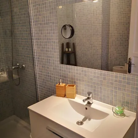 Comfortable Cleo With Large Terrace