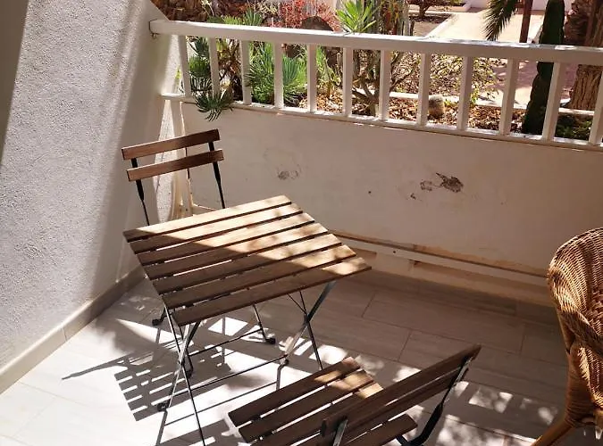 Comfortable Cleo With Large Terrace