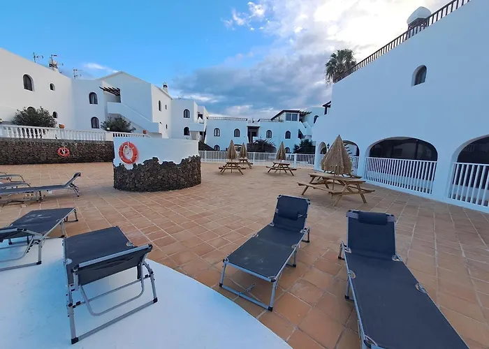 Comfortable Cleo With Large Terrace Apartment